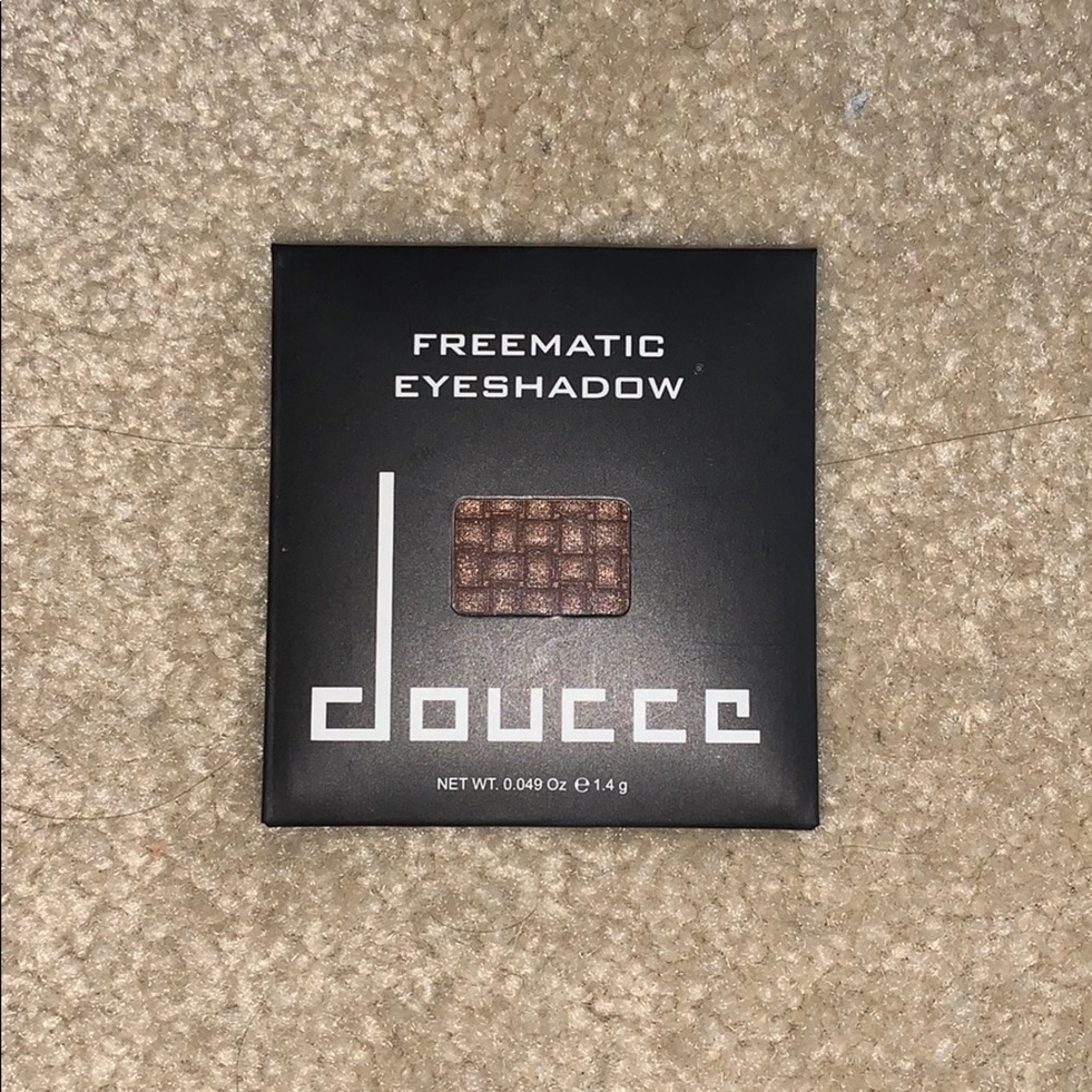 ❄️Doucce freematic eyeshadow in shade 80 Ariana